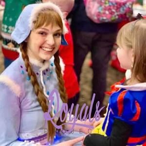 Meet your Posher, Macie